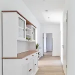 Lichtdurchflutete 8-raum-wohnung