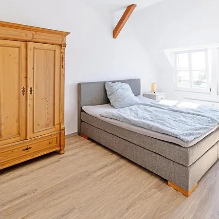 Апартаменты Lichtdurchflutete 8-raum-wohnung *