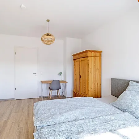 Lichtdurchflutete 8-raum-wohnung Апартаменты Хемниц