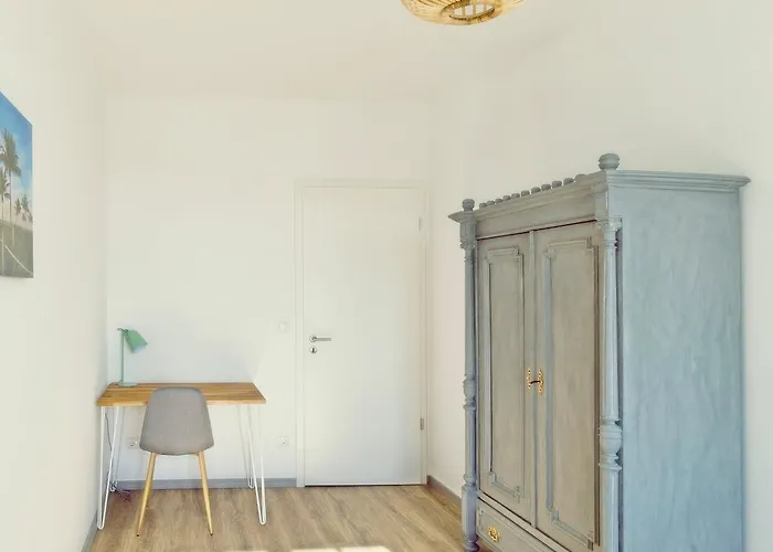 Lichtdurchflutete 8-raum-wohnung Апартаменты
