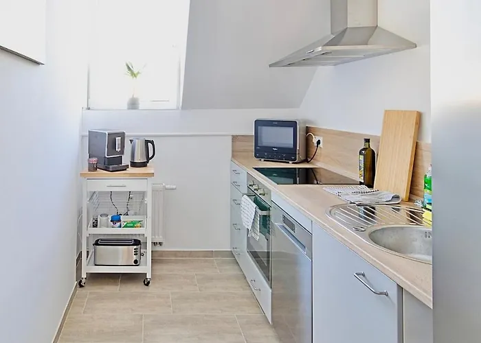Lichtdurchflutete 8-raum-wohnung Апартаменты