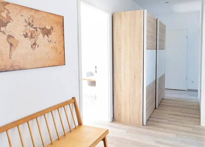 Lichtdurchflutete 8-raum-wohnung * Хемниц